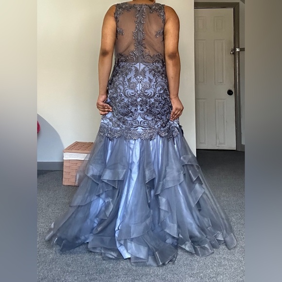 Prom dress size 16-18 - Picture 6 of 8